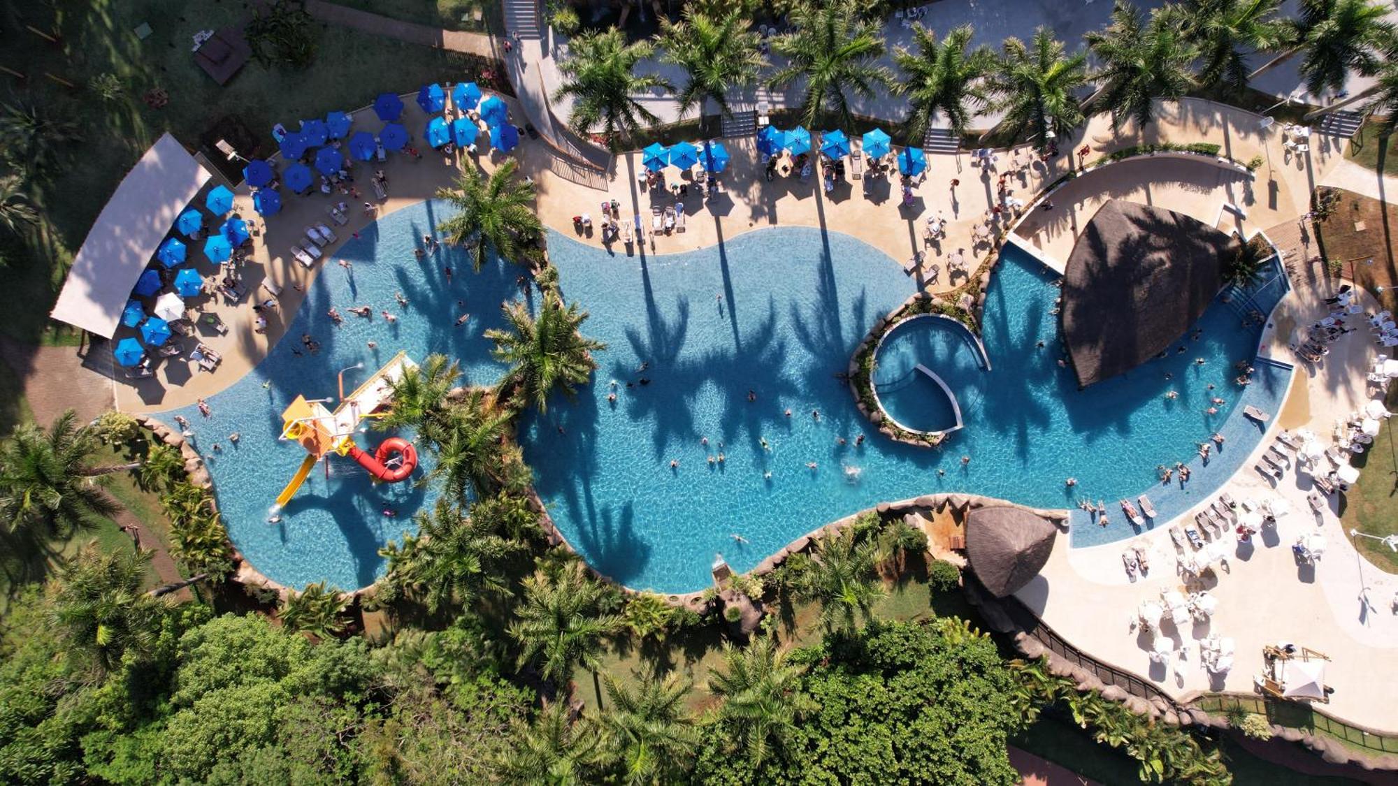 Mabu Thermas Grand Resort Foz do Iguaçu Kültér fotó Aerial view of the water park